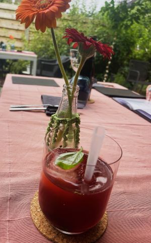 Sour salty cherry 0% gin moktail at Eethuis Lamoen in Landegem