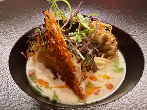 Gyoza van savooikool-witloof / tom kha / pastinaakcréme / appel at Eethuis Lamoen in Landegem