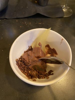 first dessert: pera con crema al cioccolato e crumble di cioccolato e amaretti  at Pierre Sang in Paris