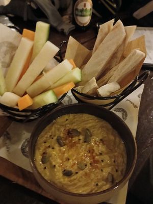 Hummus, pitta & crudités at AlFresco Coron in Coron