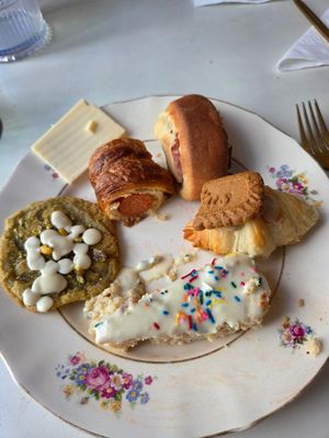 Café da manhã de hotel at Ciganando Croissanterie in Sao Paulo