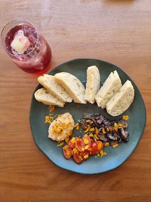  at Rhügá Café in Campinas