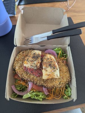 Mila napo con ensalada (muy pequeña 😢) at Vuena Comida Casera Vegana in Buenos Aires