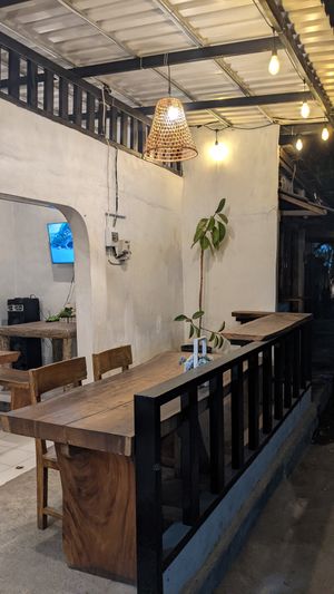 Friendly at Waroeng Bagoes in Ubud