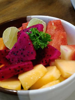 Yummy freshman Fruits Salad 🍉🍎🍋🍈 at Waroeng Bagoes in Ubud