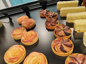 Apple cakes at O'Plaisirs non Coupables in Nogent-le-rotrou
