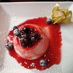 Vegan panacotta at Spaccanapoli Nr. 12 in Berlin