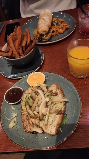 Pulled mushroom (glutenvrij brood) at Brasserie Willemientje in Enschede