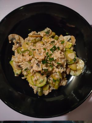 Riso con zucchine, asparagi, funghi, panna di soia at Artha in Porec