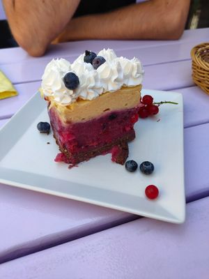 Torta ai ribes della casa at Artha in Porec