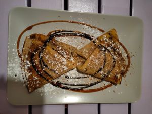 Crepes con cioccolato, granella e caramello at Artha in Porec