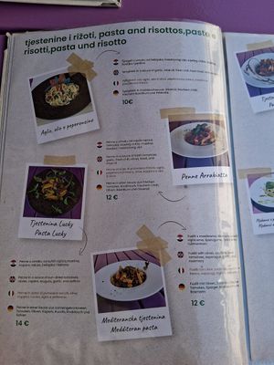 Es gibt eine neue, sehr gute Speisekarte. Die Bilder helfen bei der Auswahl. Das Essen bleibt super. at Artha in Porec