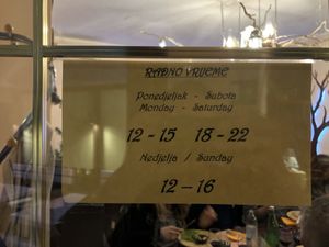 Actual opening hours at Artha in Porec