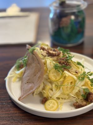 Chicorée-Orangen-Salat #Veganuary at Bollenpiepe Restaurant in Berlin