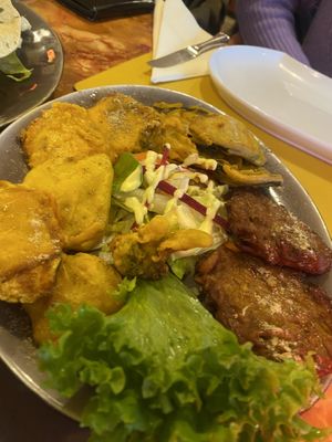 Pakora mit verschiedenen Gemüse wie Aubergine und Zucchini oder auch Kartoffel.  at Singh Indian Restaurant in Bad Fallingbostel