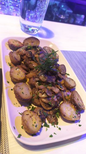 Scaloppina ai funghi at Ca La Mora Italian Restaurant in Barao De Sao Joao