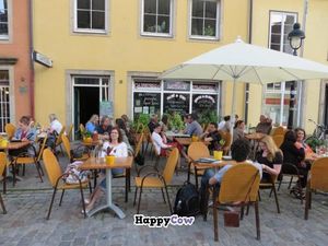 nice outdoor-seating at Cafeteria-Trattoria Am Rathaus in Osnabruck