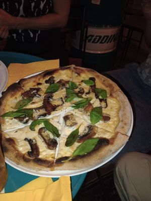 Cream base... Yummy... 🤤 at HOT PLANTS in Prague