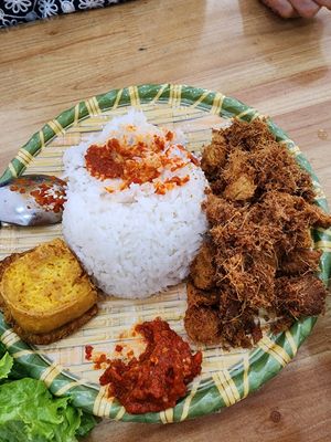 Nasi Ayam serundeng at Bakul Veggie in Jakarta
