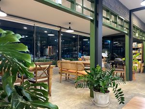 Modern decor  at O'ganic Concept Ari in Bangkok