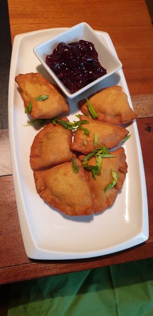 Vegan samosas at Pod Norenami in Krakow