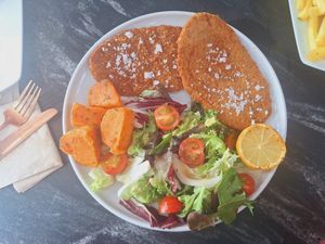 La milanesa de setas riquisima¡¡ buenas cantidades y muy rico todo¡¡ at Diverxa 53 in Talavera De La Reina