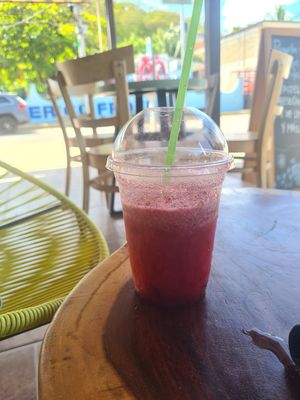 Slushie with red berries at Café Porto in La Crucecita