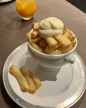 Vegan mayo tastes great  at De Frites Staan in Kyoto