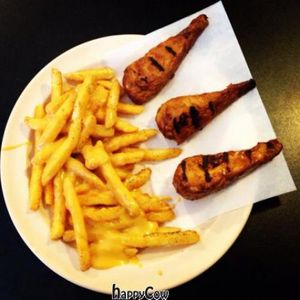 cheese fries and drumsticks  at Foodswings in Brooklyn