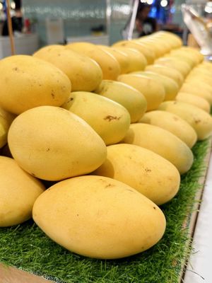 Fresh mangoes   at Sook Sook  in Chiang Mai