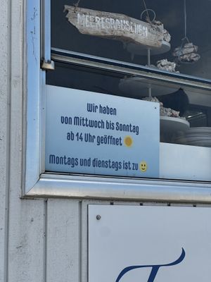 Öffnungszeiten (Sommer 24)  at Tortenbotschaft in Fehmarn