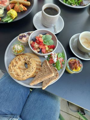 Sporty breakfast platter at vorveg in Hannover