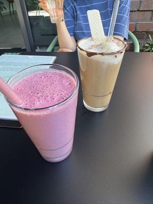 Smoothie Pink Protein und Eiskaffee  at vorveg in Hannover
