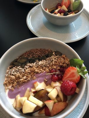 Joghurt bowl with added fruit   at vorveg in Hannover