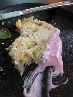 rabarber cake  at vorveg in Hannover