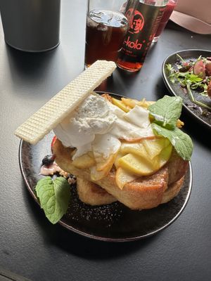 French Toast Apple Pie  at vorveg in Hannover