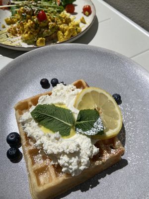 Waffel with lemon curd   at vorveg in Hannover