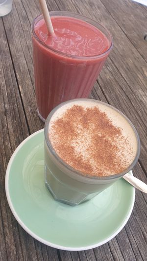 Vegan smoothie & chai at Verdure Bistro in Romsey