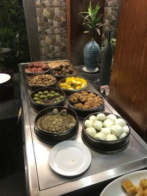 Steamed dishes at Tian Fu Lou in Guilin