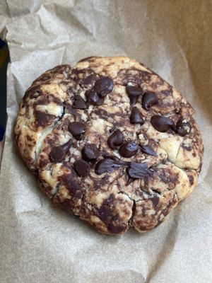 Vegan and gluten free chocolate cookie at El Obrador de la Paka in Madrid