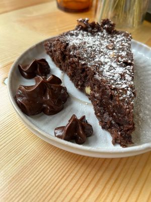 BROWNIE at Manga Rosa in Lisbon