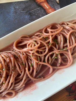 Spaghetti Aglio Olio with wine sauce at Mottino Garda in Garda