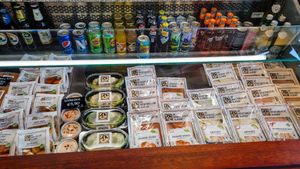 Products to shop at De Vegetarische Slager Shop in Rotterdam