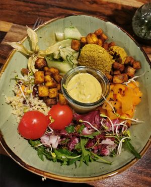 "Jungfernfahrt" Bowl (vegan) at Kartoffelkogge in Rostock