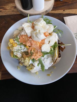 Gefüllte Kartoffel mit diversen Toppings  at Kartoffelkogge in Rostock