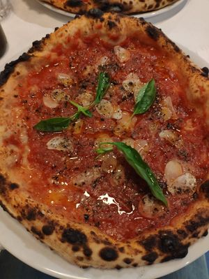 Pizza Marinara at le Fratel in La Rochelle