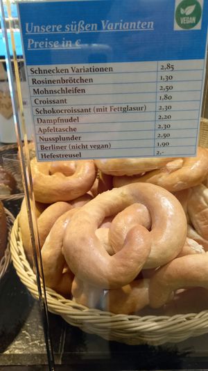 fast alles süße ist vegan at Döringer's Backhaus - Grundelbachstr in Weinheim