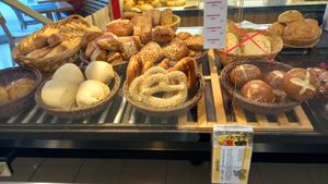 rolls, pretzels and dampfnudeln at Döringer's Backhaus - Grundelbachstr in Weinheim
