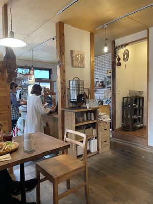 Cozy Wooden Interior   at Kyonooyatsu to Coffee in Hadano