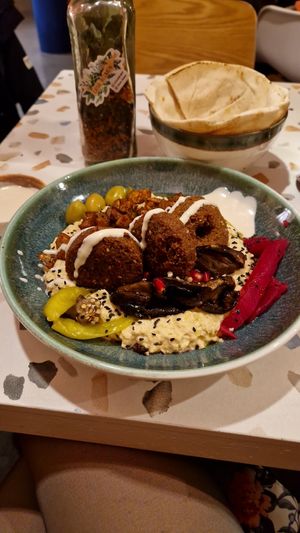 Hummus mit 3 toppings at The Hummus Connection  in Nuremberg